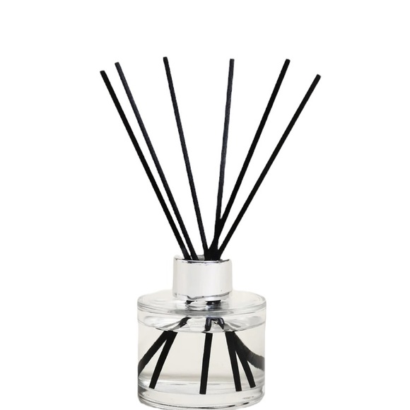 Maison Berger Duo Gift Set - 80ml diffuser, 80g candle, Festive Fir scent - Picture 3 of 5